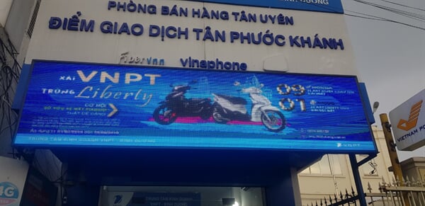 lap-dat-man-hinh-led-vnpt-outdoor-binh-duong