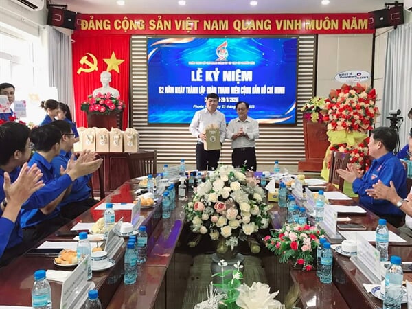 /man-hinh-led-hoi-truong---phong-hop/he-thong-man-hinh-led-p3---hoi-truong-cong-ty-cp-cao-su-phuoc-hoa